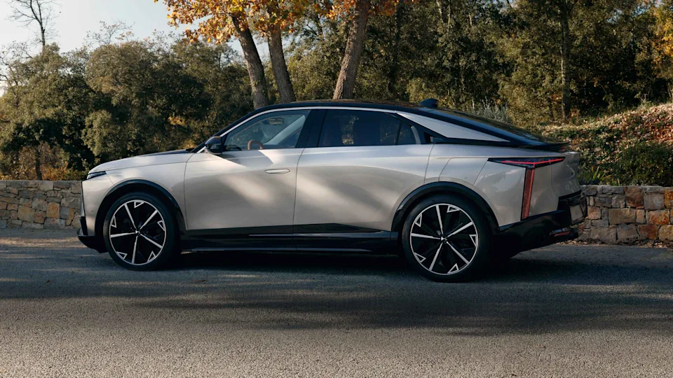Source: https://www.dsautomobiles.se/content/dam/ds/master/ds-range/ds-n8/1-7-0/1-7-0-69-exterior_lines_design_D85-XXL16_9.jpg (dsautomobiles.se, Wismo Automotive AB, Swedish importer) — OEM image. Run: 2026-10-07