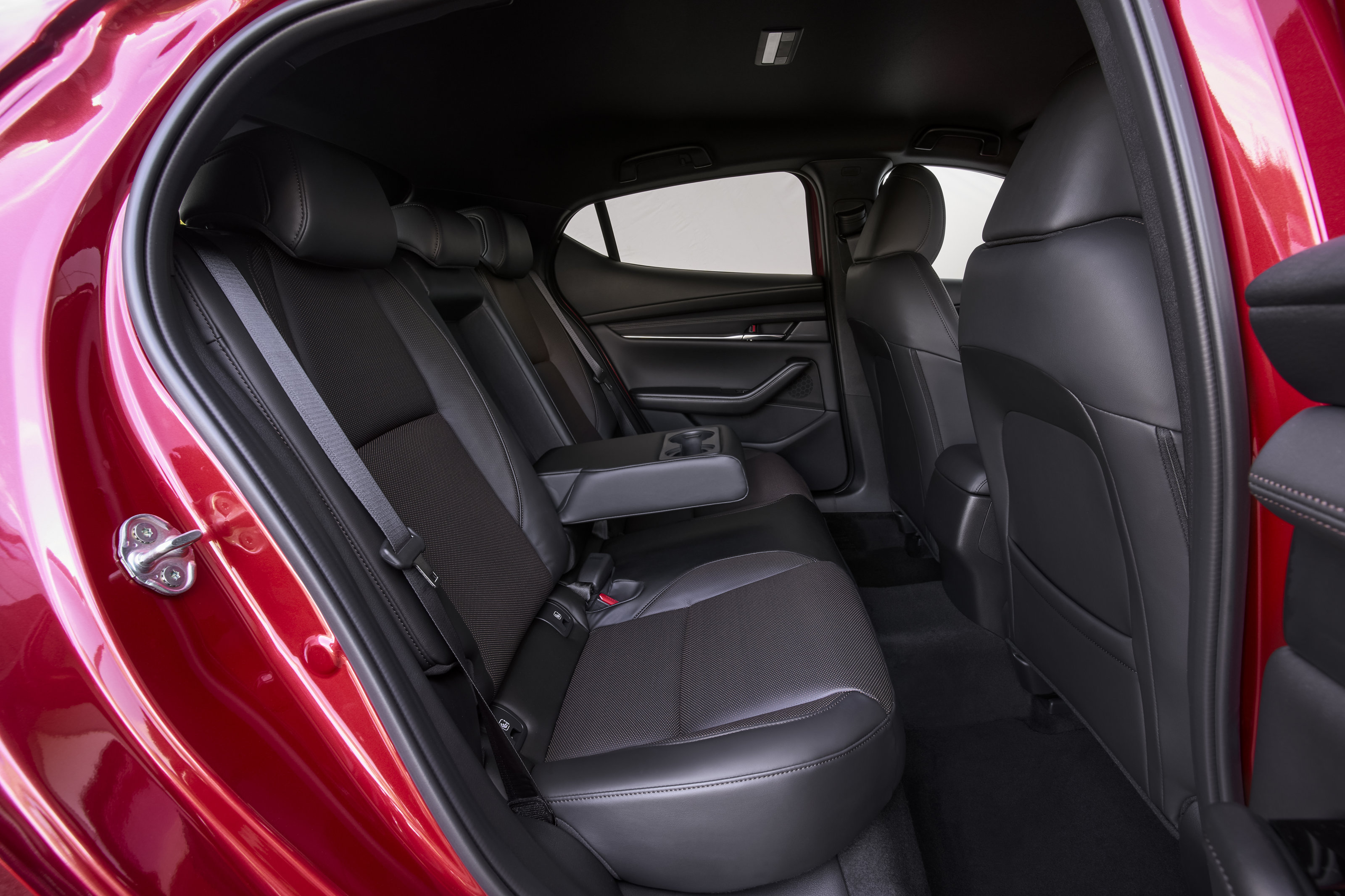 Source: https://www.mazda-press.com/de/cars/mazda3/ — press image, editorial use. Run: 2026-08-24