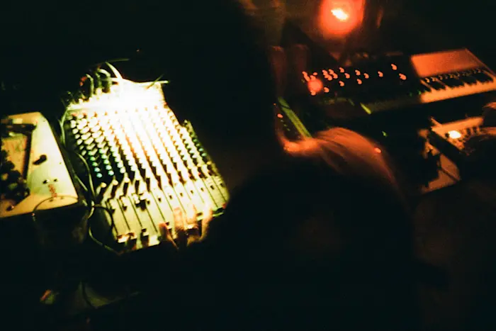 Outsiders: Gang of Ducks w/ Big Hands & Soreab