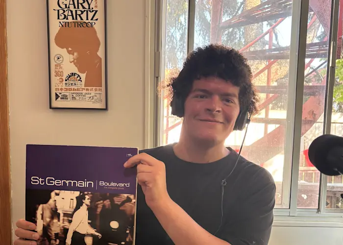 Outsiders: BACK 2 U (Hosted by Lexis) w/ SIM