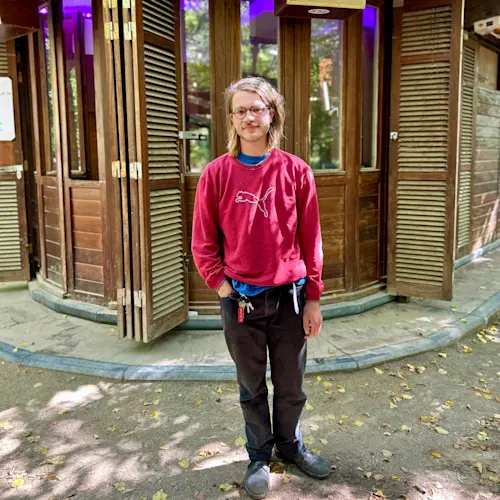Het Bos w/ Bram De Laet