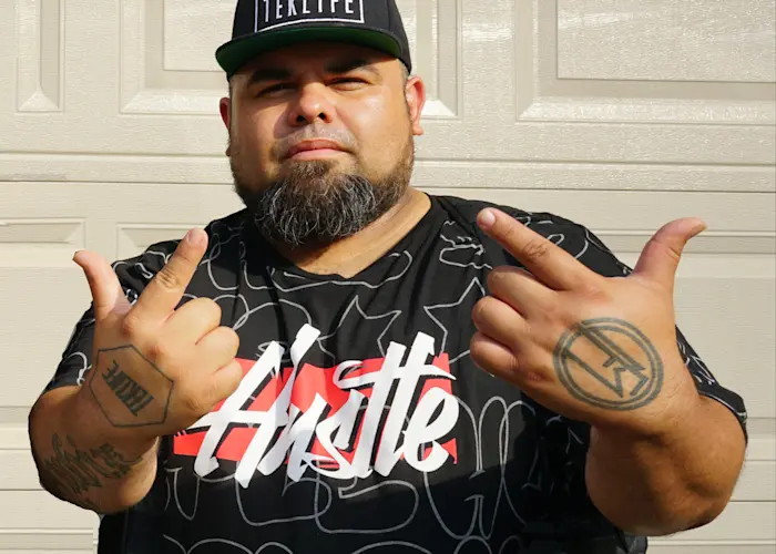 Outsiders: Ashes57 (Teklife Records) w/ OG RUBIX