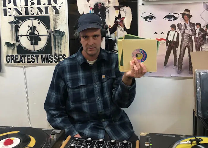 Outsiders: Invisible City w/ Graeme Wallace