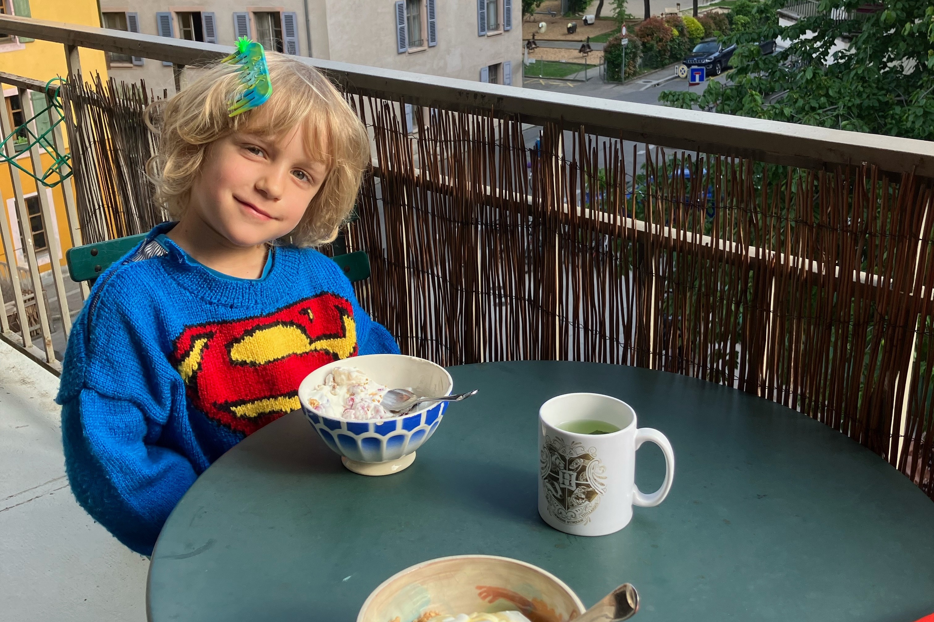 Outsiders: Bongo Joe Records w/ Siri de Futurian