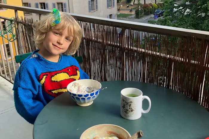 Outsiders: Bongo Joe Records w/ Siri de Futurian