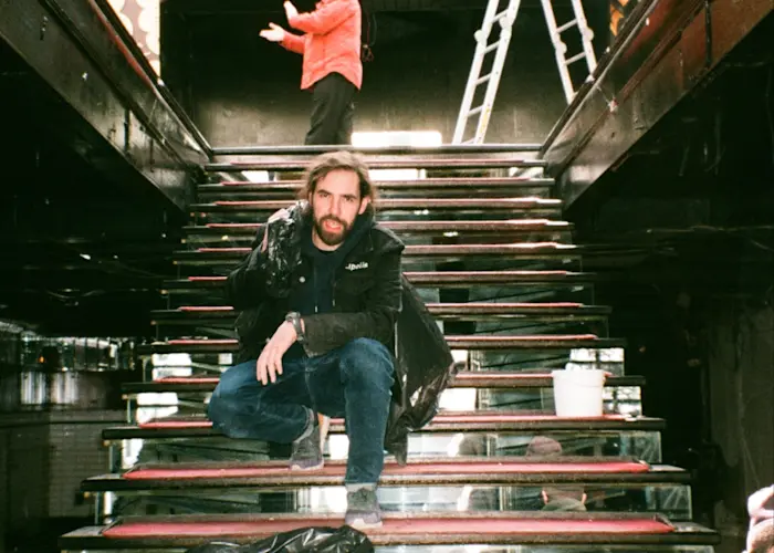 OUTSIDERS: Low Budget Family vs. That’s a Steal! w/ Lipelis