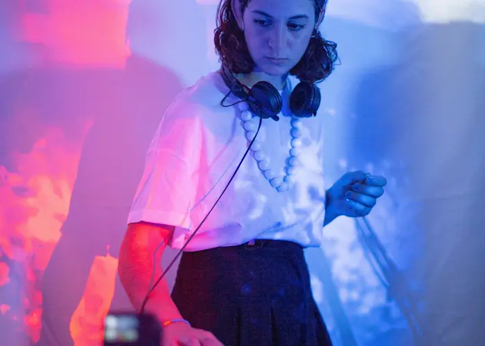 Outsiders: Bi:Pole w/ Vanda Forte