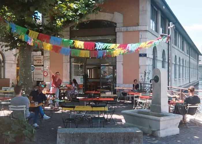 Outsiders: Bongo Joe Records w/ Bongo Joe