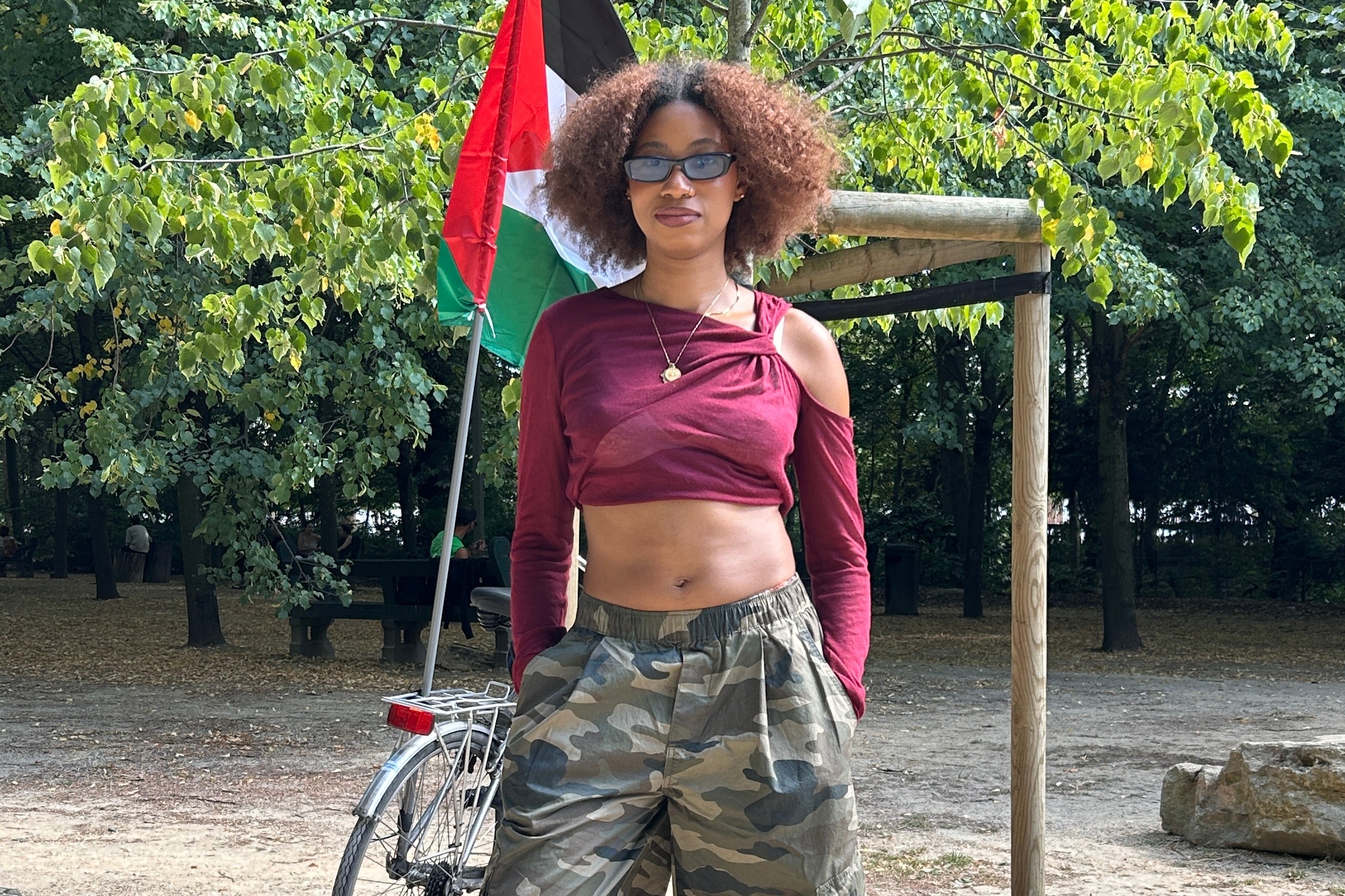 Bona Léa invites GoldenYnice