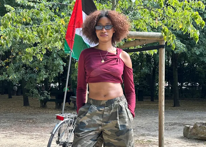 Bona Léa invites GoldenYnice