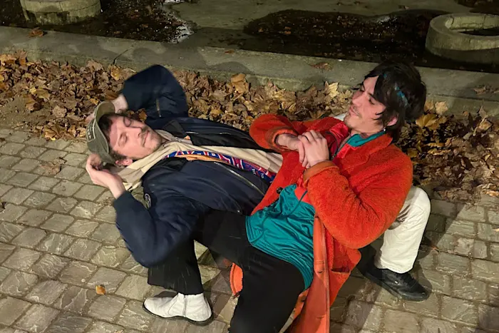 La Cucaracha w/ Cheval 1+1