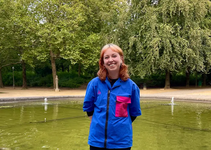 Vers invites Shoplifter