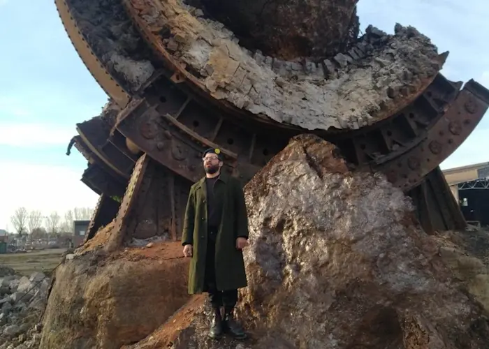 Outsiders: Teenage Menopause w/ Singularity A.I.