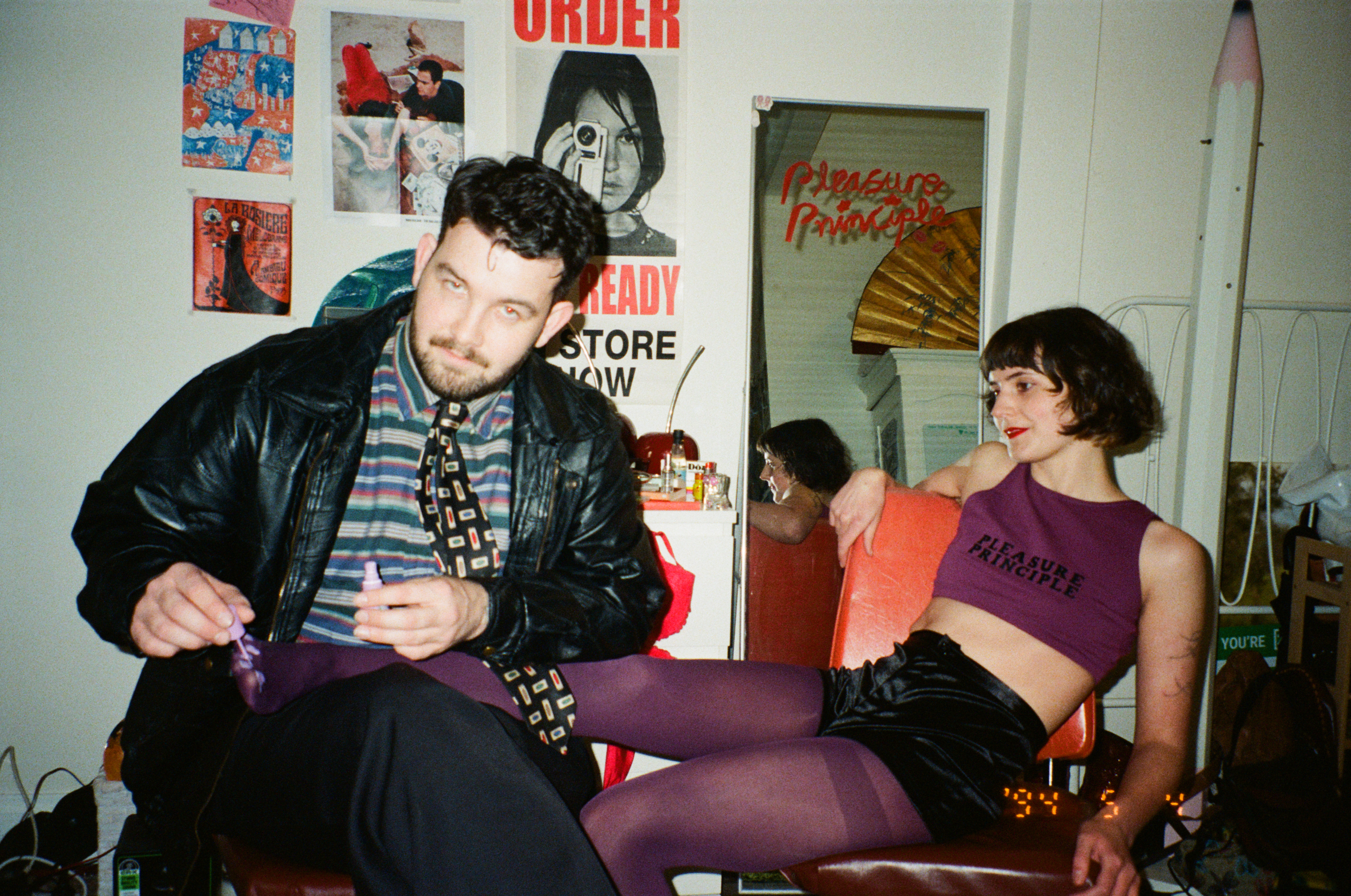 Outsiders: Honey Trap w/ Pleasure Principle