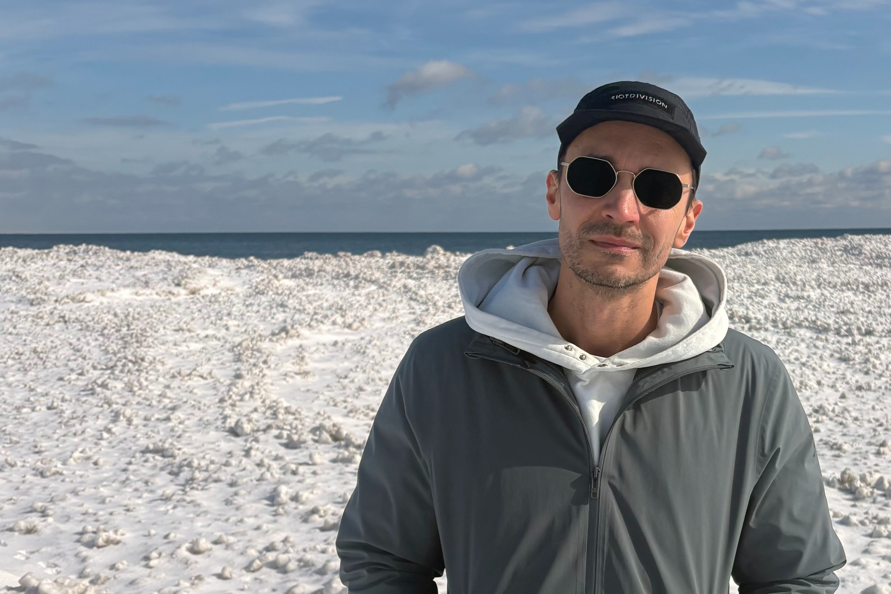 Outsiders: Invisible City w/ Olekhar