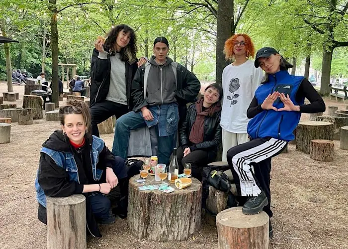 Psst Mlle presents Outrageous