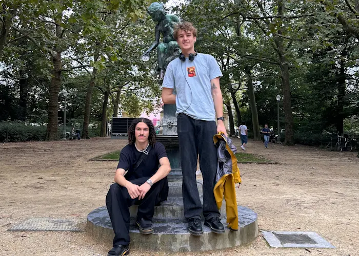 Grid invites Floëly & Dr. Romantico