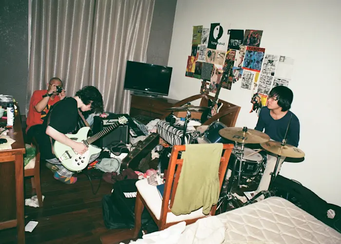 Outsiders: Rắn Cạp Đuôi Collective