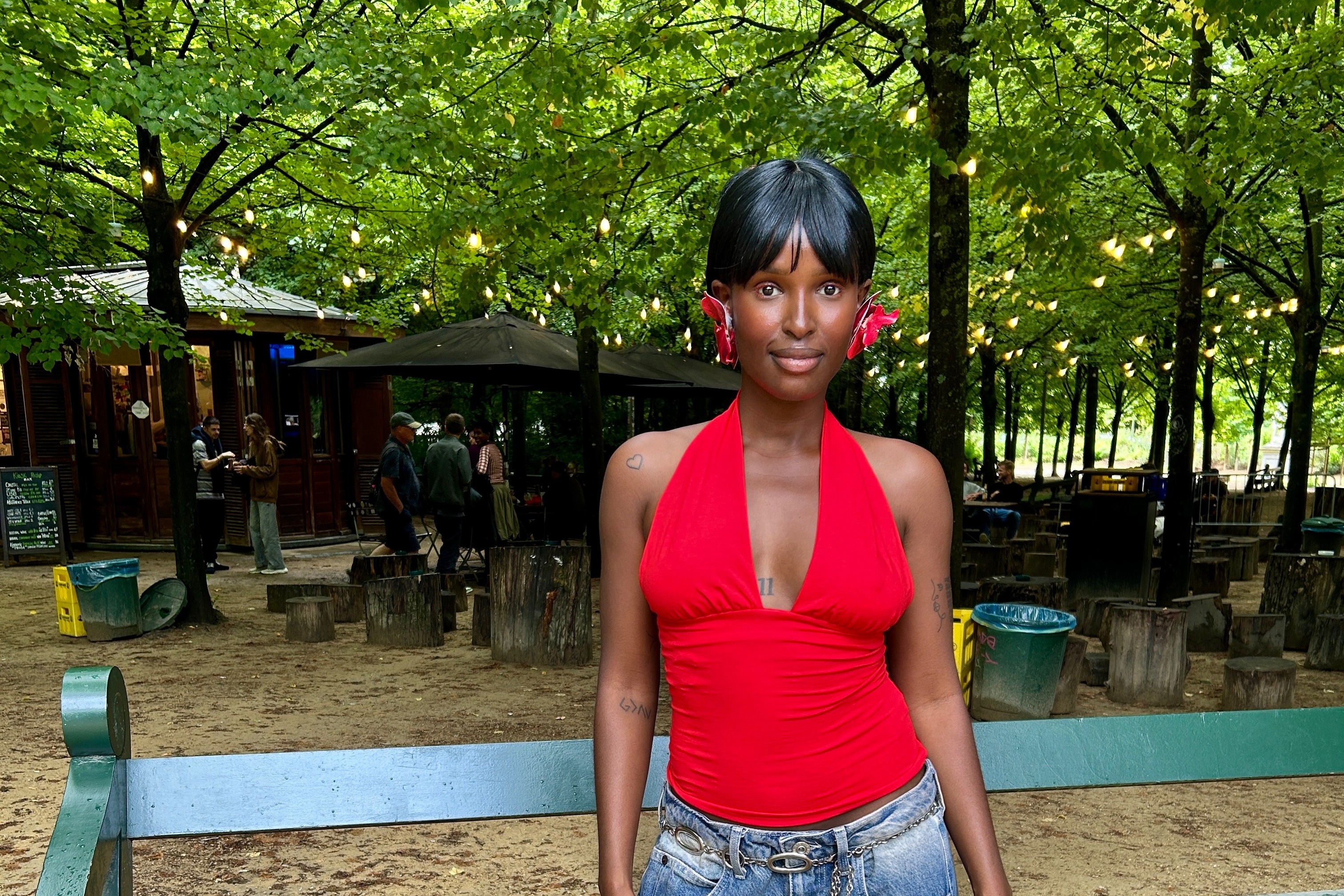 Bona Léa invites Monicashflow