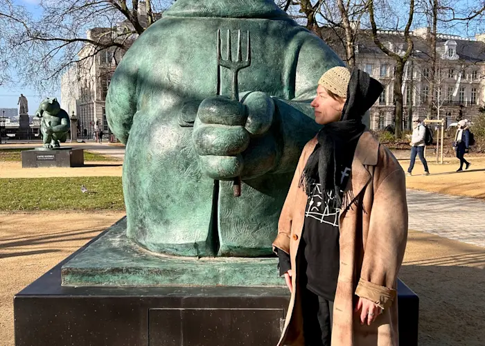 UNBURDENED BONES w/ Lazzaro