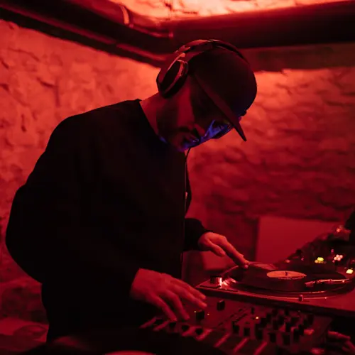 Outsiders: Jazz:Re:Found w/ Luca Barcellona