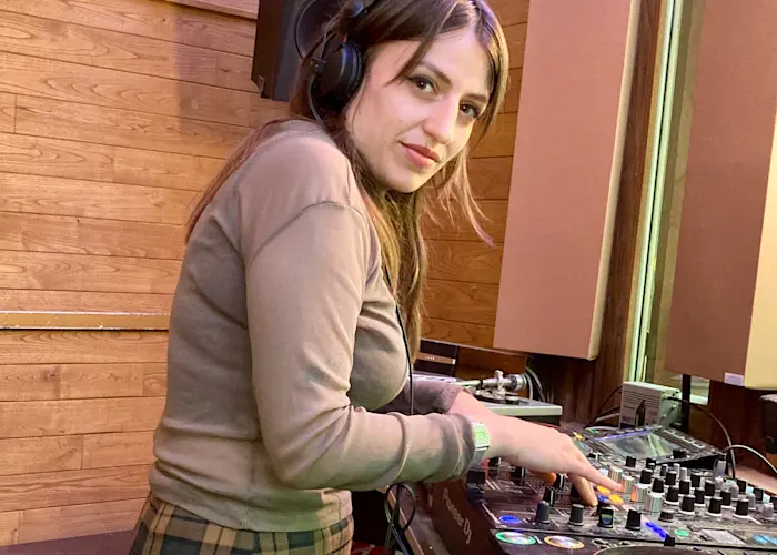 DEAD THAT TUNE w/ DJ Under Arrest