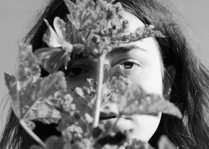 Outsiders: Nous'klaer Audio w/ Marie