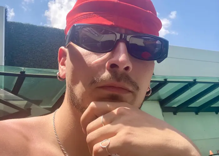 Think Outside The Kiosk w/ Susobrino