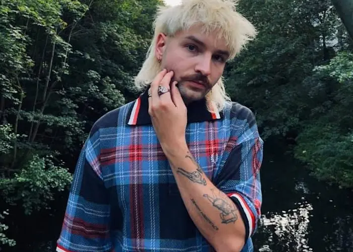 Outsiders: Mannequin Records w/ L.F.T.