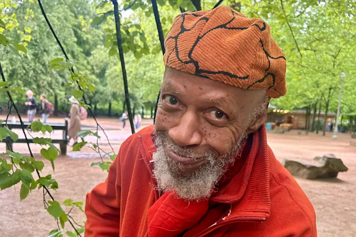 NiXiE invites Laraaji