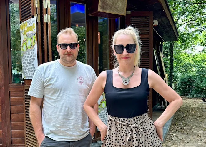 Hors-Jeu w/ Jonah & Dee