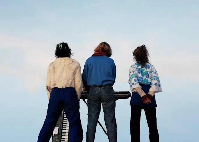 Outsiders: Bongo Joe Records w/ Alice