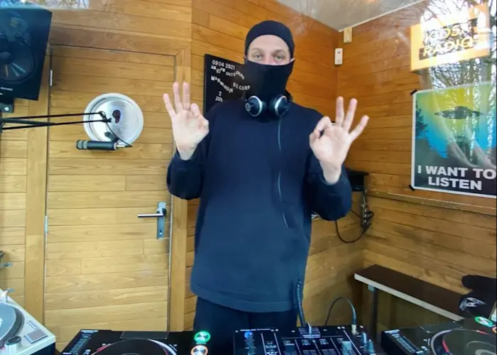 Punching out w/ Sagat