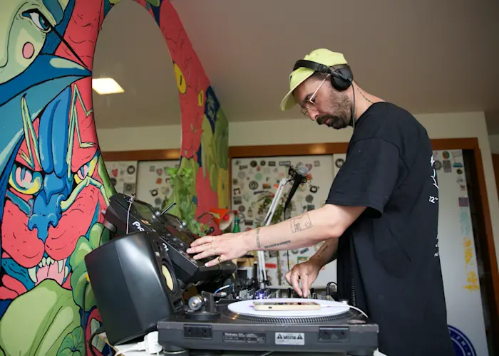 Think Outside The Kiosk w/ Lefto Early Bird live from El Recreo FM, Mexico City