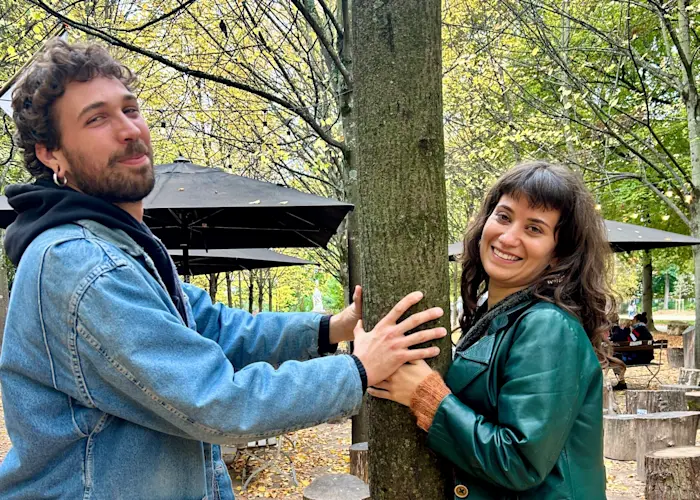 Lunchtime w/ a hungry mutt