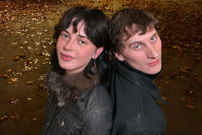 shoplifter invites Maite Bonduelle