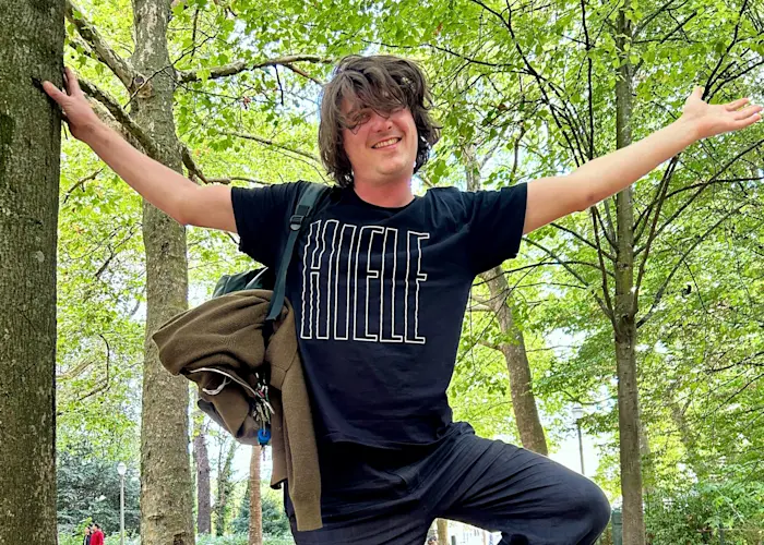 Universal Exports w/ Hiele