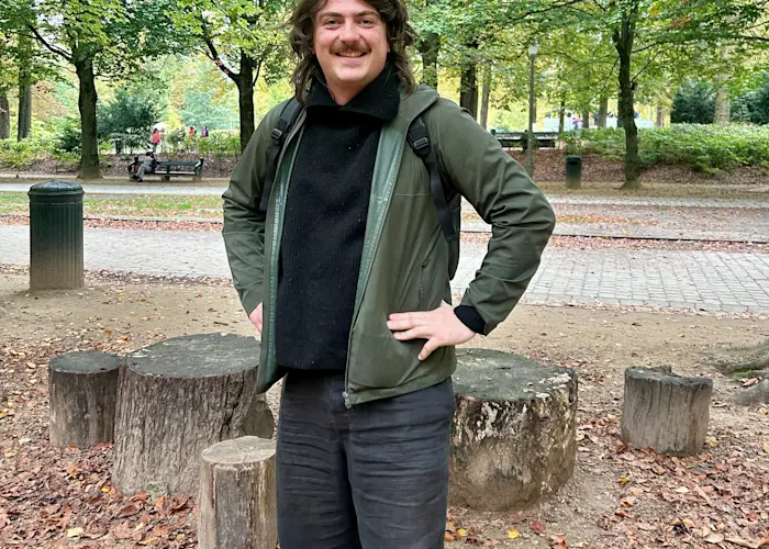 Universal Exports w/ Hiele