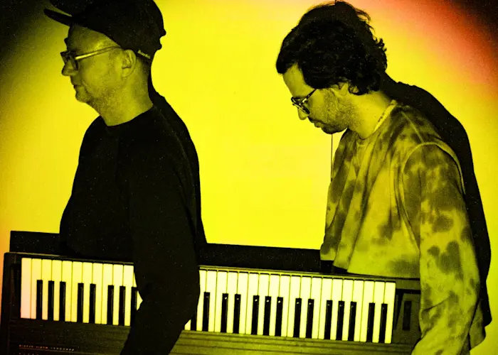 Outsiders: Multi Culti Transmissions w/ Zillas On Acid