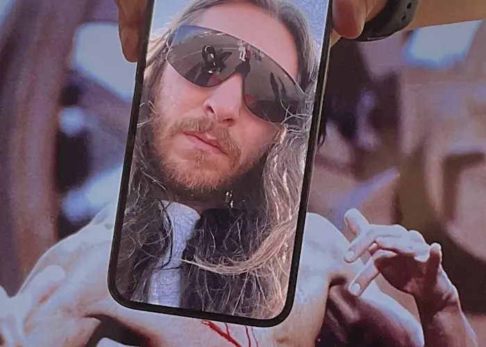 Outsiders: Low Budget Family w/ Linja