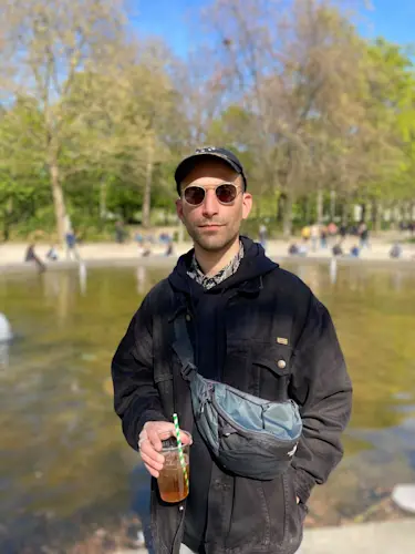 Efja w/ lunar convoy