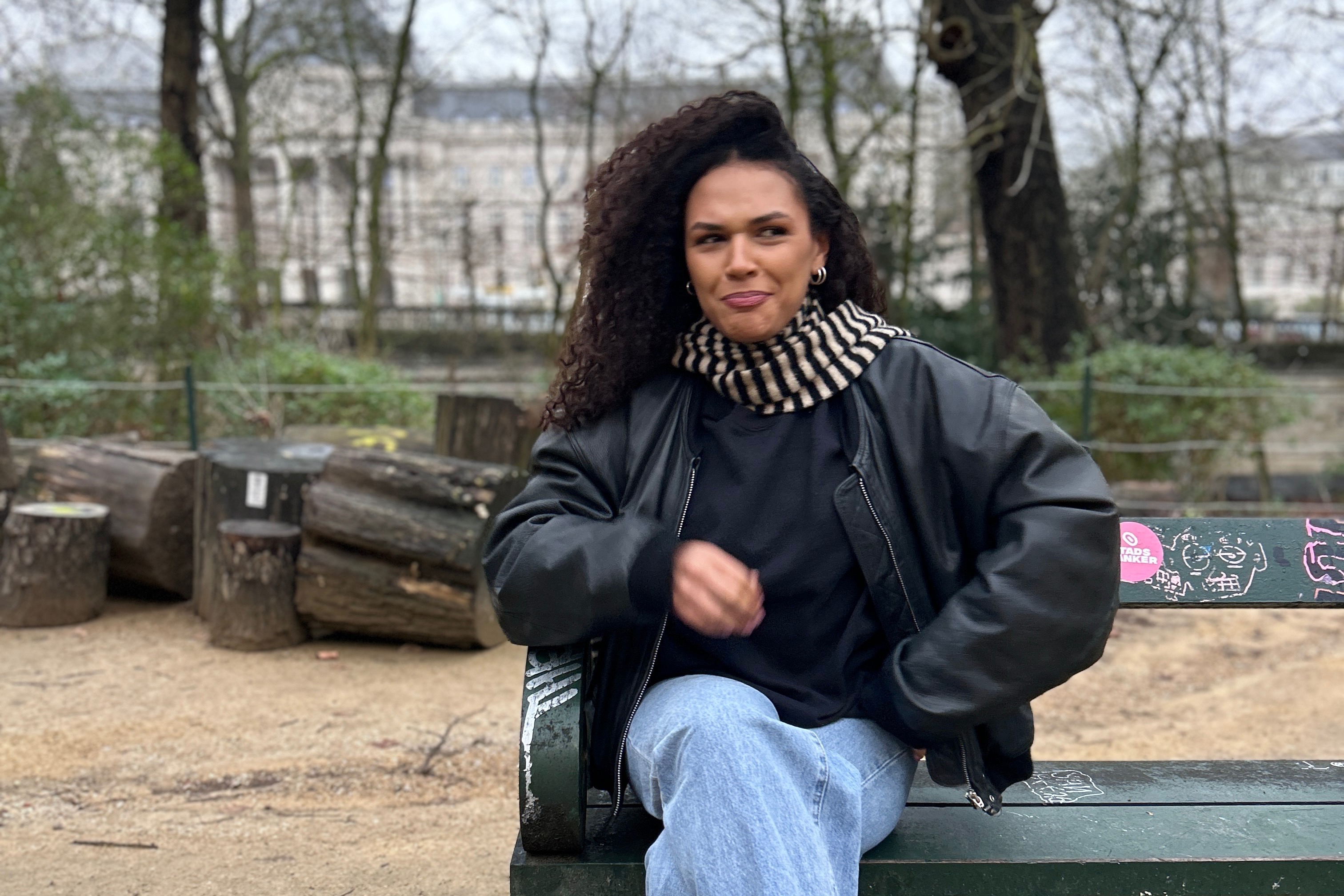 Mengelmoes invites Bibi Seck
