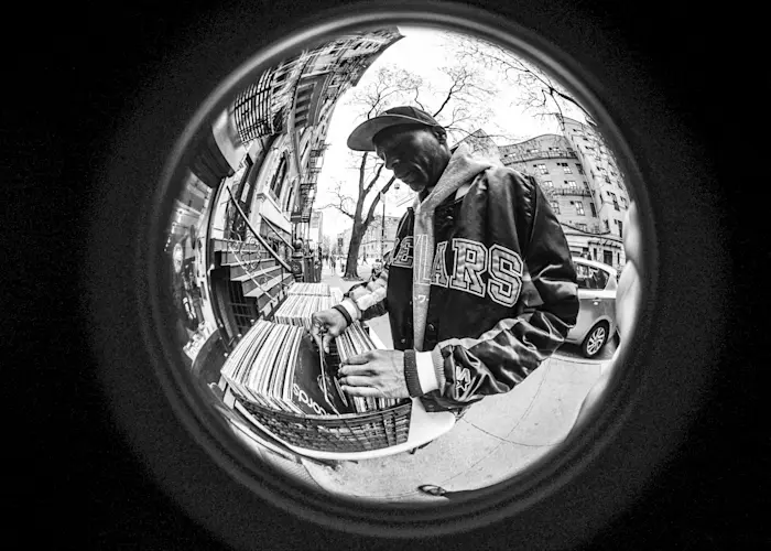 Outsiders: Ashes57 | Teklife Records w/ TRAXMAN