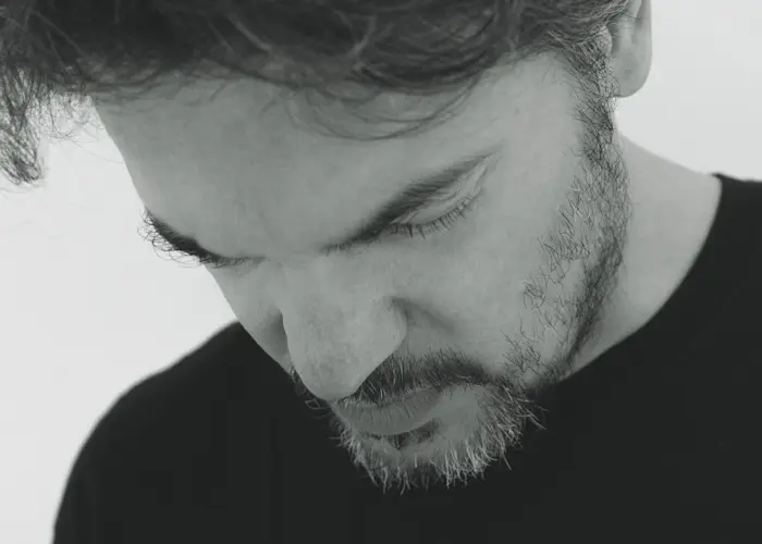 Outsiders: Neroli w/ Volcov