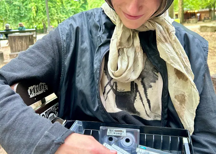 UNBURDENED BONES w/ La Zza Ro