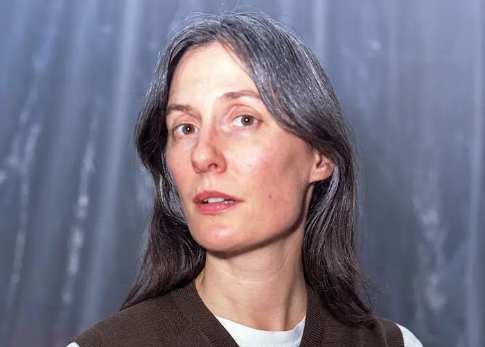 Outsiders: Futura Resistenza w/ Bitsy Knox