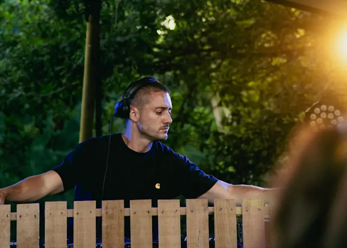 Outsiders: Glossy Mistakes w/ Aedis