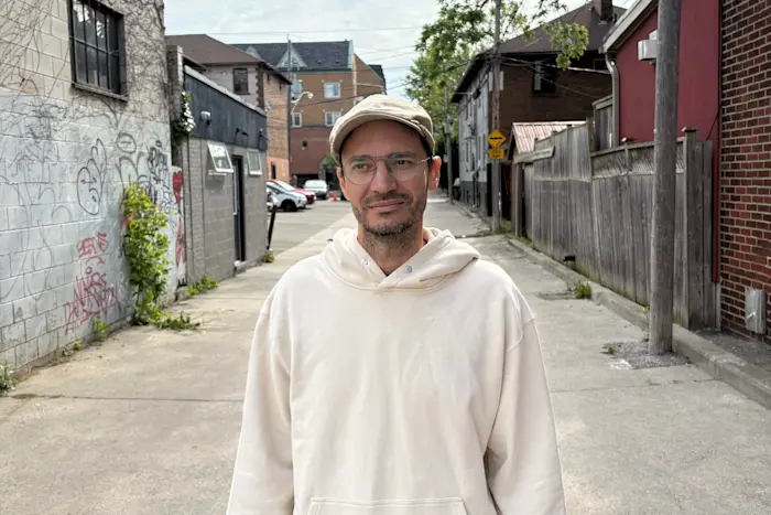 Outsiders: Invisible City w/ Olekhar