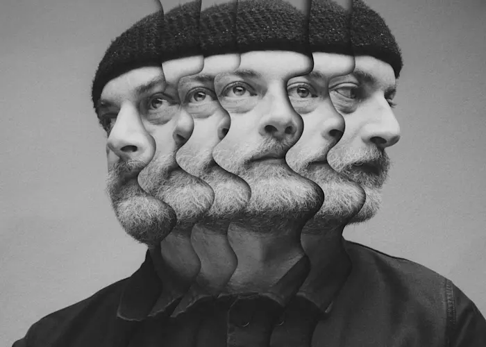 Outsiders: Invisible, Inc. w/ Golden Bug