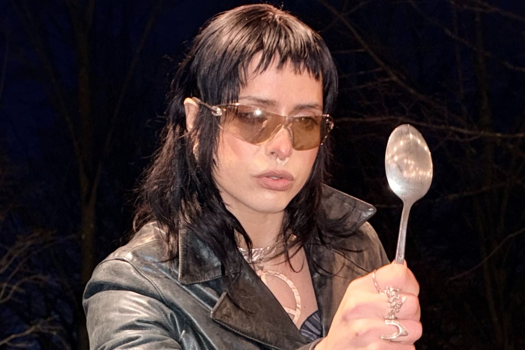 Noannaos invites Esaro